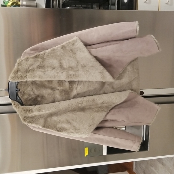 💕LOVE TOKEN💕 Allegra Faux Fur Faux Suede Reversible Short Coat ~ Taupe (Brown) - Picture 6 of 11